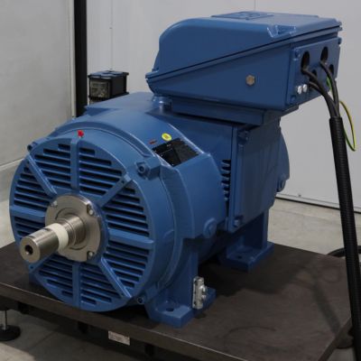 Parte finale della riparazione di un motore elettrico