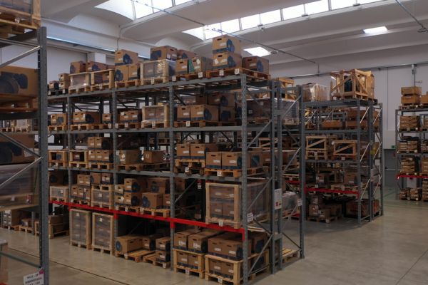 Magazzino con motori ATEX WEG pronti alla consegna